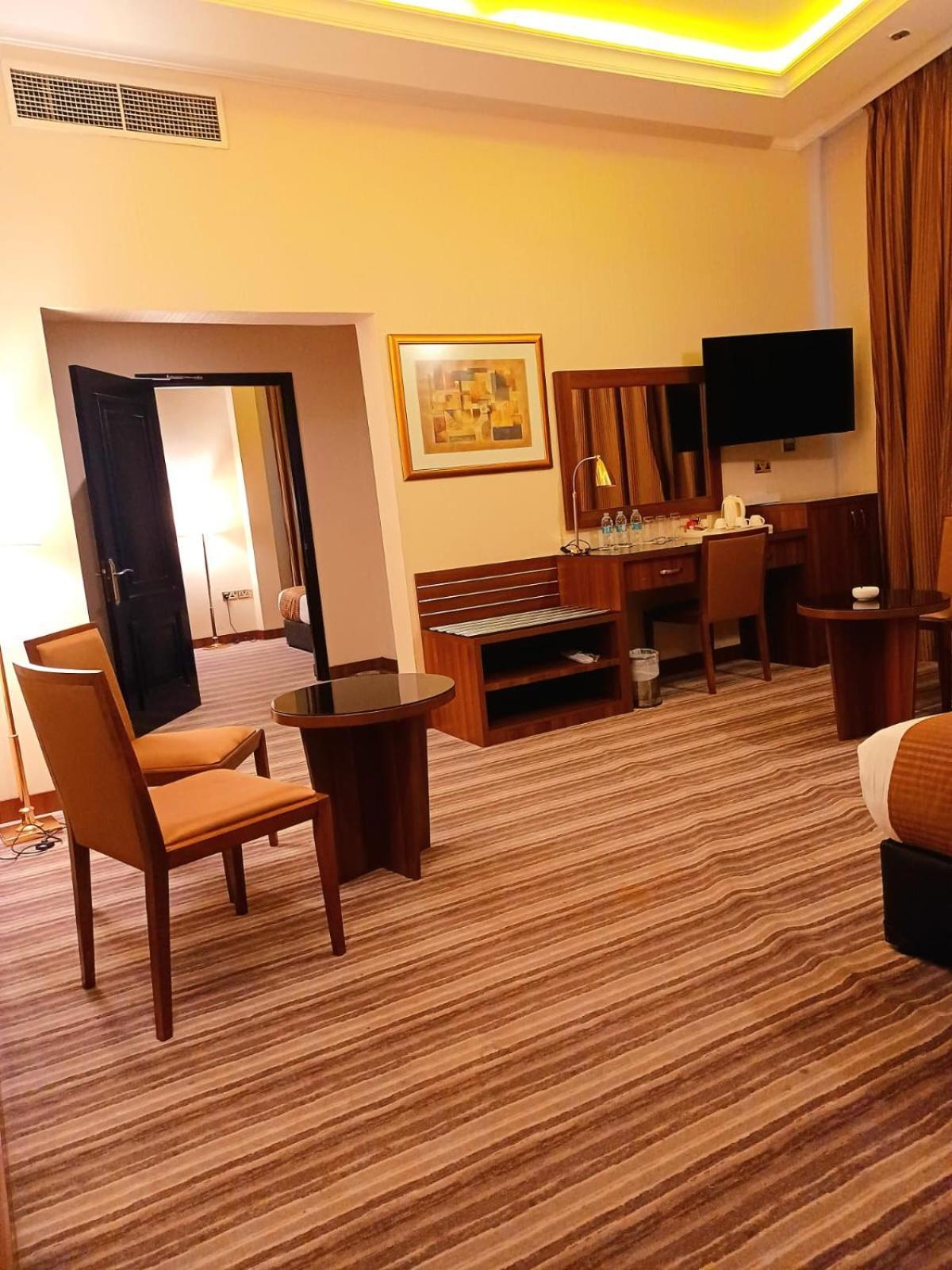 Royal Qatar Hotel Doha Exteriör bild